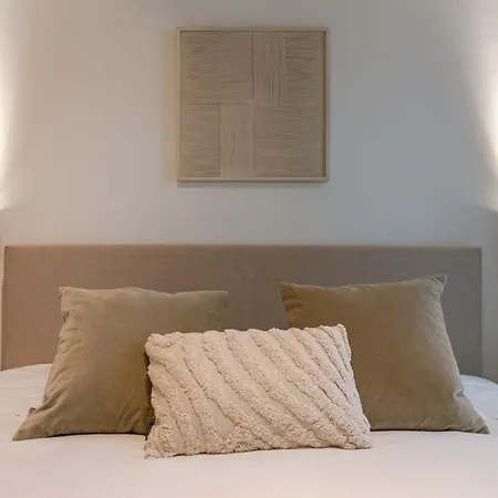 Huswell - Cozy Ground-floor With Spacious Terrace Apartment *