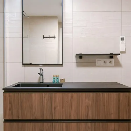 דירה Casiola - Cozy Ground-floor With Spacious Terrace מידלקרק