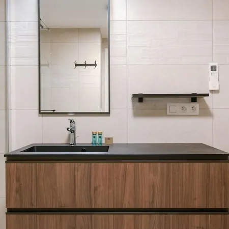 Casiola - Cozy Ground-floor With Spacious Terrace